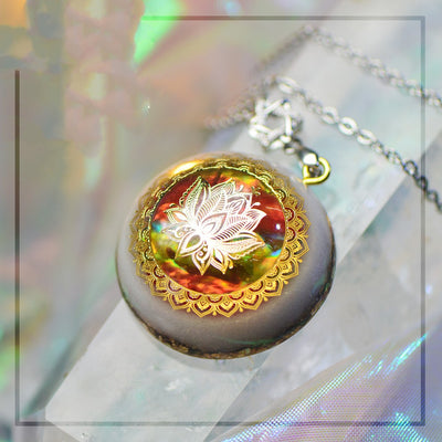 Collar de Cristal Blanco Lotus Original con Frecuencia Alta - Image 6