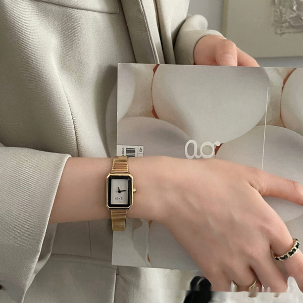 Reloj de Acero Elegancia Retro Debutante