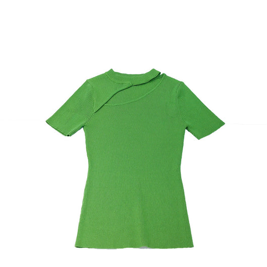 Blusa Escotada con Detalle en Clavícula - Image 7