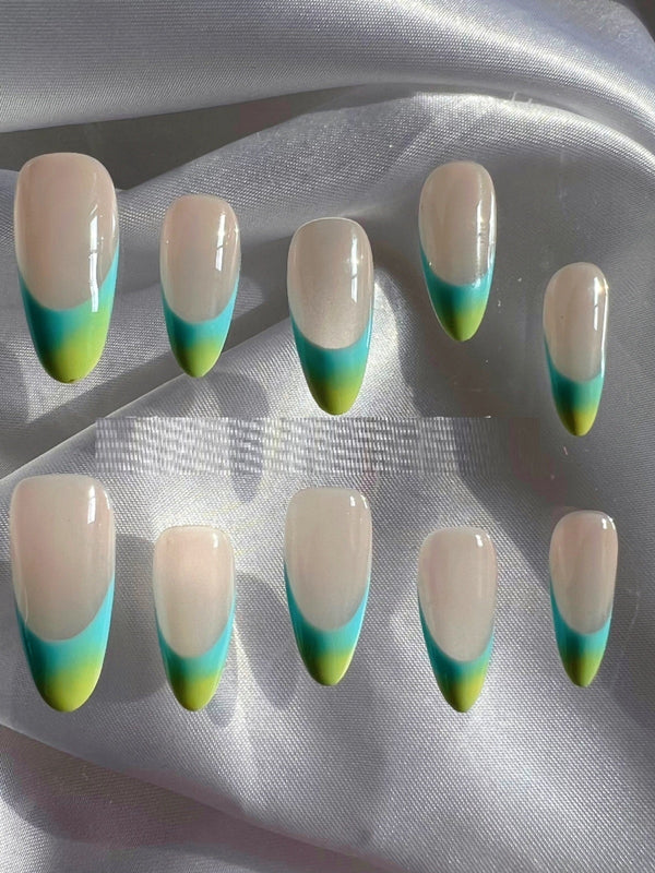 Manicura Francesa Almendra Personalizada Acabado Premium Hecha a Mano
