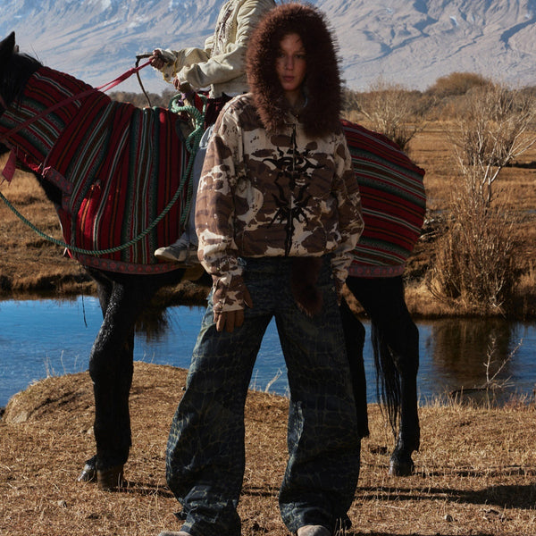 Sudadera Camo con Estampado de Vida Silvestre y Capucha Forrada en Pelaje