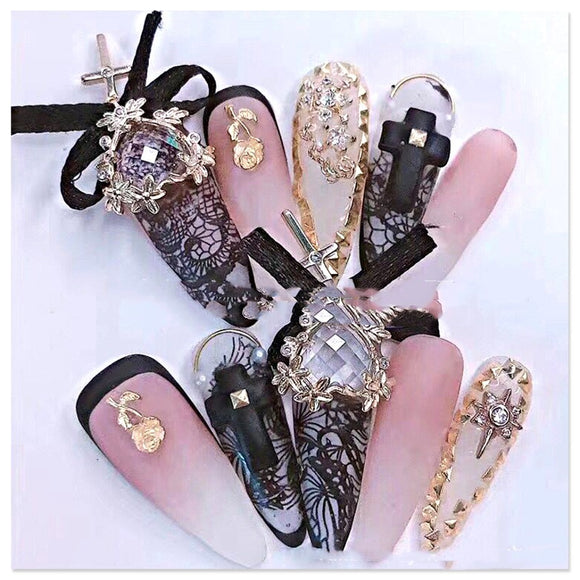 Manicura Elegante Encaje Negro y Blanco