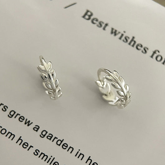 Aros de Hoja de Oliva Minimalistas para Mujer - Diseño Delicado