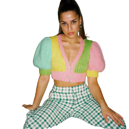 Playera Crop Top Escote V Ajustada y Sensual