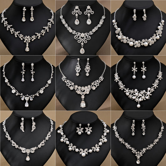 Conjunto de Aretes y Collar con Perlas y Cristales para Mujer