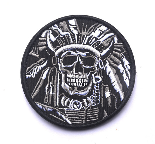 Parche Bordado Calavera Minimalista con Velcro - Image 4