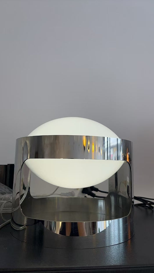 Lámpara de Mesa de Acero Inoxidable Minimalista y Elegante - Image 13