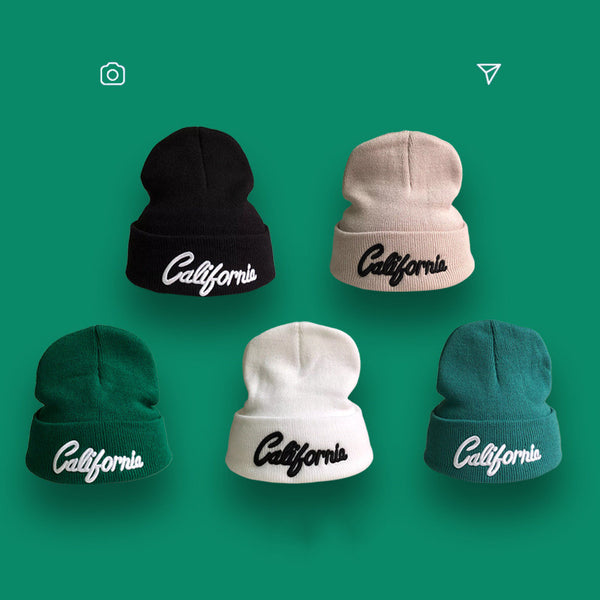 Gorro Tejido con Letras 3D Bordadas