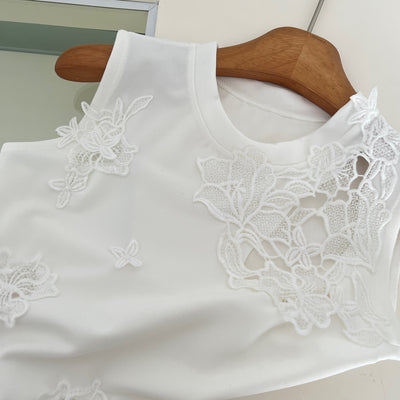 Vestido Falda Blanco con Diseño Calado y Escote Abierto - Image 11