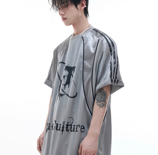 Playera Retro con Costuras en Relieve y Corte Tridimensional - Image 15