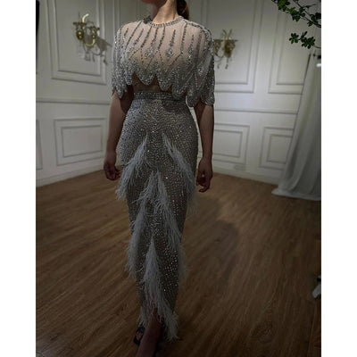 Vestido de Noche Elegante Slim Fit con Chal Pluma Plateado para Anfitriona - Image 3