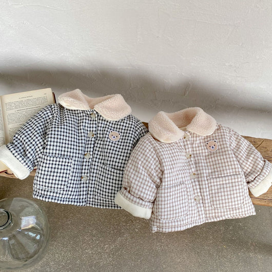 Abrigo Acolchado Infantil Estilo Coreano a Cuadros con Osito - Chaqueta Térmica para Niños y Niñas - Image 5