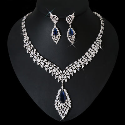 Conjunto de Aretes y Collar con Alas de Circón - Elegancia y Temperamento - Image 6