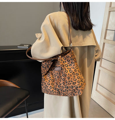 Bolsa Grande de Lona con Estampado de Leopardo para Hombro - Image 12