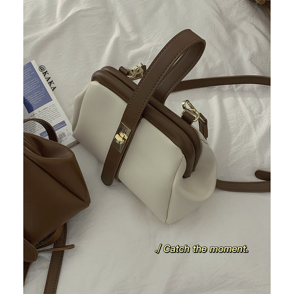Bolsa Mensajera Retro con Cierre de Botón - Diseño Versátil