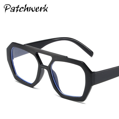 Minimalist square fashion sunglasses with a tortoiseshell frame and light brown lenses, angled view. - Image 4