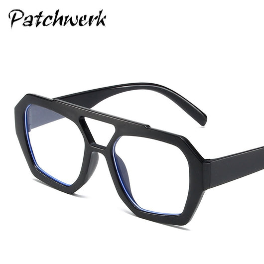 Minimalist square fashion sunglasses with a tortoiseshell frame and light brown lenses, angled view. - Image 4