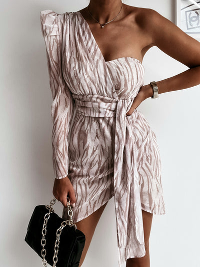 Vestido Corto Hombros Descubiertos con Bolsillo y Estampado - Image 9