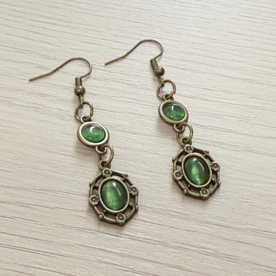 Aretes Colgantes de Jade Gris Antiguo con Bronce y Esmeralda - Image 4