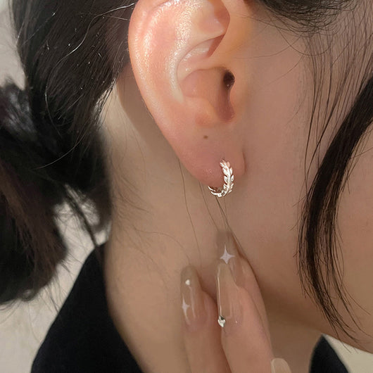 Aros de Hoja de Oliva Minimalistas para Mujer - Diseño Delicado - Image 15