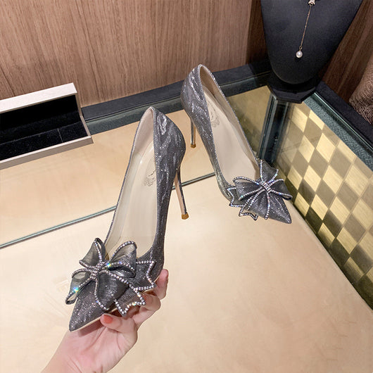 Zapatos de Tacón Stiletto con Moño y Cristales para Dama de Honor - Image 11