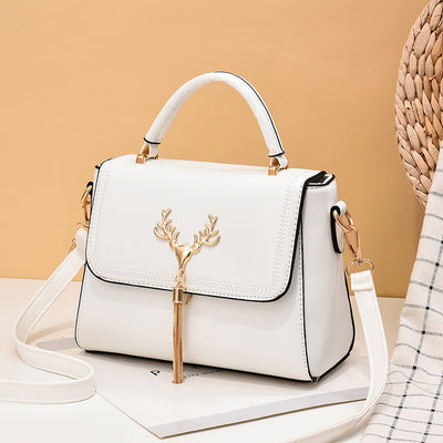 Bolso de Hombro con Cabeza de Venado y Borlas - Diseño Moderno para Mujer - Image 5