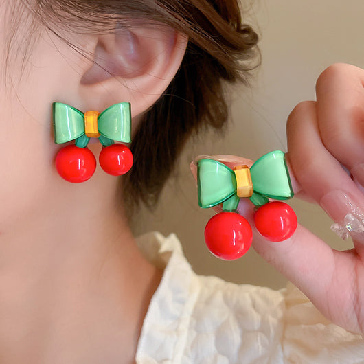 Aretes de Plata con Moño y Cerezas en Contraste de Colores