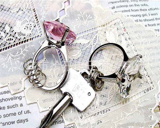 Llavero Colgante de Cristal con Anillo de Diamante - Regalo Perfecto para Bodas y San Valentín - Image 10