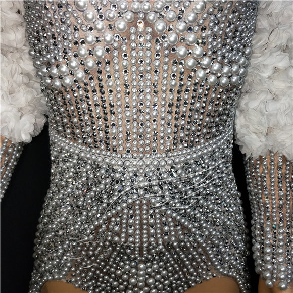 Vestido Corto Ajustado con Strass y Perlas - Disfraz de Una Pieza