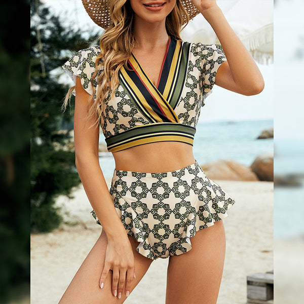 Bikini Escotado con Encaje y Abertura Lateral
