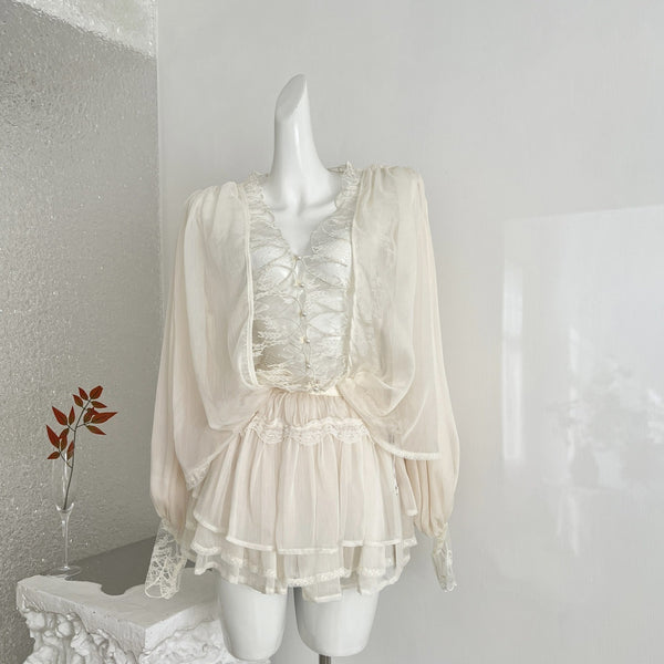 Blusa Romántica de Encaje y Patchwork con Manga Larga