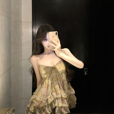 Camiseta Floral con Volantes Elegante y Sensual