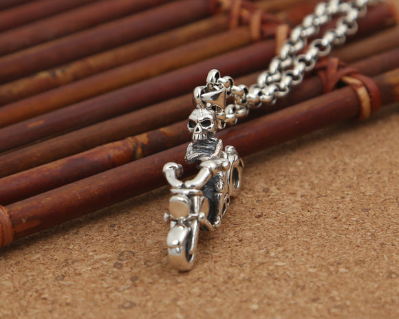 Dije Calavera Caballero Punk Vintage en Plata 925