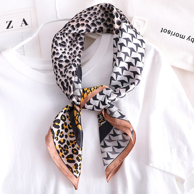Pañuelo de Seda Estampado Leopardo con Protección Solar para Mujer - Image 14