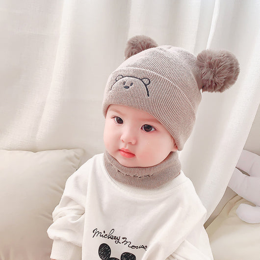 Conjunto de Gorro y Babero Tejido en Lana Gruesa con Letras - Image 12