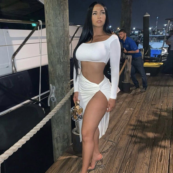 Vestido de Dos Piezas con Hombros Descubiertos y Pliegues Elegantes