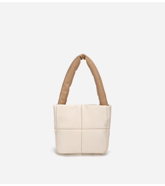 Bolso de Mano Elegante en Cuero Suave con Diseño Acolchado - Image 3