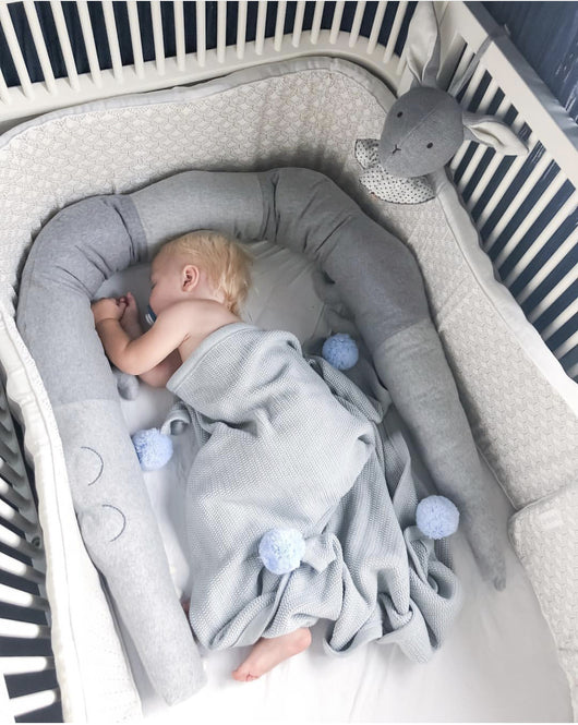 Almohada Larga Protectora para Cuna - Bumper Cojín Peluche Suave para Bebés - Image 2