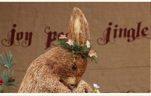 Artesanía Tejida en Hierba - Accesorios Madre e Hijo Conejo Marrón con Flores de Pueraria - Image 7