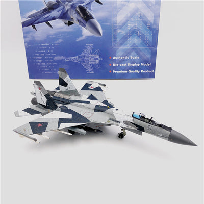 Modelo Coleccionable Caza Su-35 con Camuflaje Geométrico