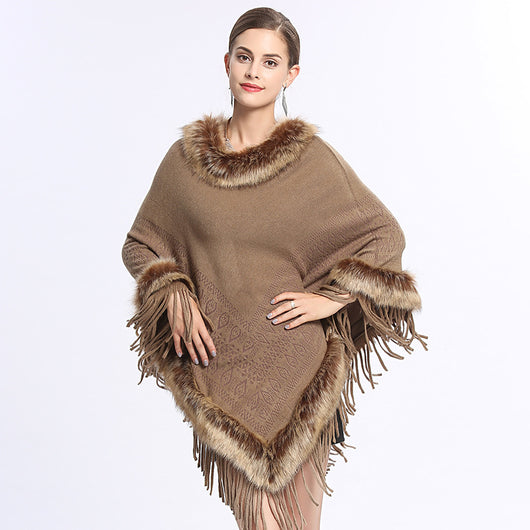 Poncho Tejido con Cuello de Piel Sintética de Zorro y Borlas - Image 7