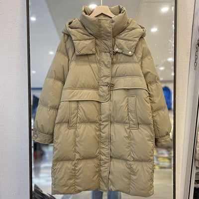 Chaqueta Acolchada Blanca con Capucha y Botones de Cuerno - Corte Estilizado - Image 8