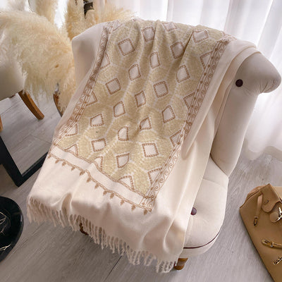 Chal Bordado con Flecos y Patrón Jacquard Geométrico para Mujer - Image 8