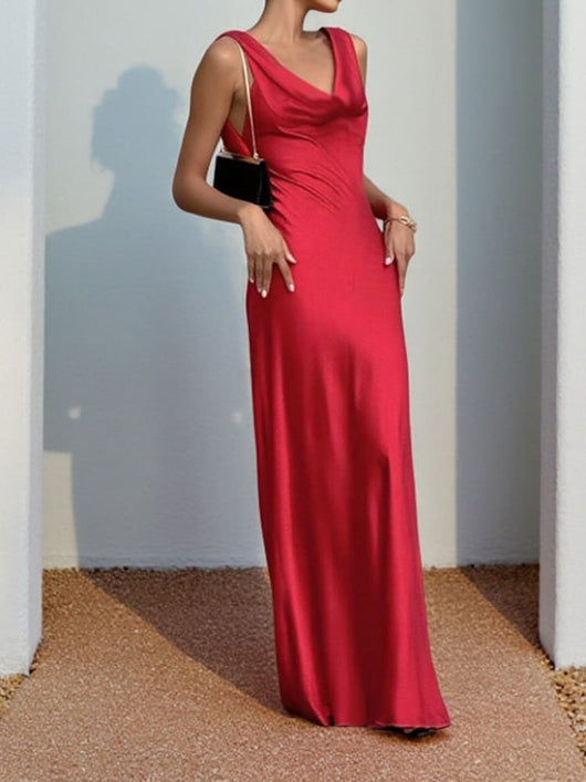 Vestido Elegante con Escote Drapeado Profundo - Image 7