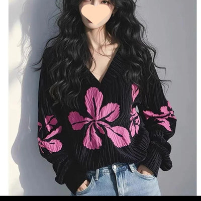Blusa Estampada Floral Negra Ajustada y Favorecedora - Image 2