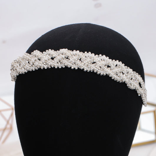 Diadema de Flores Retorcidas con Perlas de Arroz para Novia - Image 3