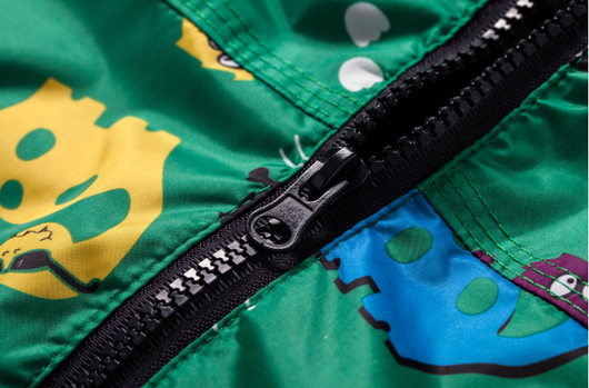 Chaqueta Impermeable para Niño con Capucha - Diseño Dinosaurio Resistente al Viento - Image 15