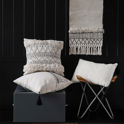 Almohada Decorativa Geométrica con Borlas y Textura Tufted - Image 9