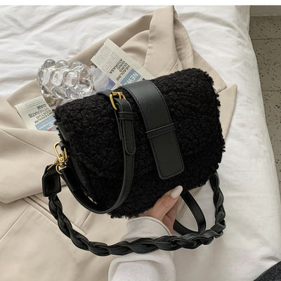Bolsa Bandolera de Peluche Otoño Invierno - Diseño Minimalista - Image 17
