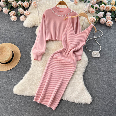 Conjunto Dos Piezas: Blusa Tejida Escote V y Falda Halter - Image 8